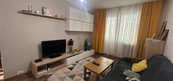 Apartament de vanzare cu 3 camere, etajul 1