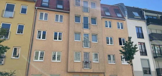 Charmante 2-Raum-Wohnung in Dresden Pieschen - Ideal im Paket mit der Nachbarwohnung!