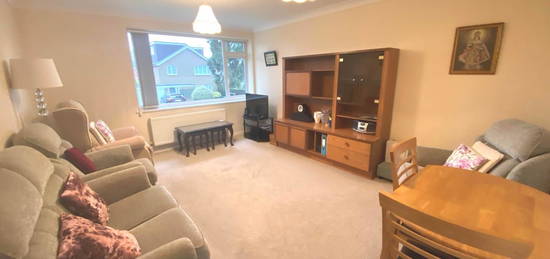 Maisonette to rent in Cuckmans Drive, St Albans AL2