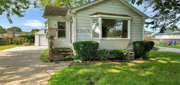 23006 Socia St, Saint Clair Shores, MI 48082