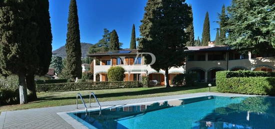 Villa a schiera Roma, Centro, Gardone Riviera