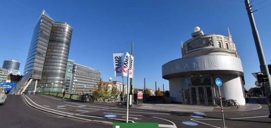 IM ZENTRUM - Stadtwohnung in Bestlage: Nähe Urania, Wien Mitte und Prater - 3.Zimmer-Traum mit Balkon und Donaukanal-Blick