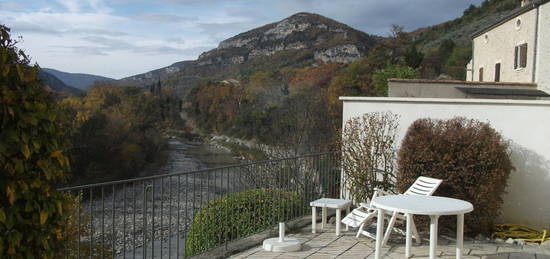 Maison 2 étages meublée  à louer, 4 pièces, 2 chambres, 100 m²