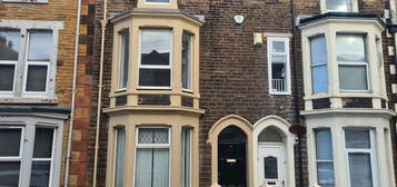 5 bedroom terraced house to rent