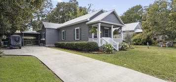 1306 Bowen Ave, Ocean Springs, MS 39564