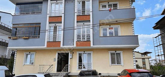 REMAX ' DEN YEŞILYURTTA 2+1 ARA KAT KİRALIK DAİRE