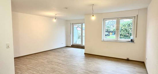 Erstbezug nach Sanierung ! Großzügige Wohnung mit Balkon ! Ruhige Lage