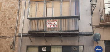 Chalet adosado en venta en calle María de Molina