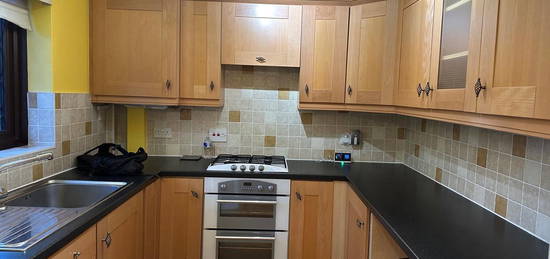 End terrace house to rent in Roding Lane North, Woodford Green IG8