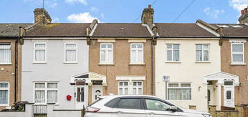 Terraced house to rent in Heath Road, Chadwell Heath, Romford RM6