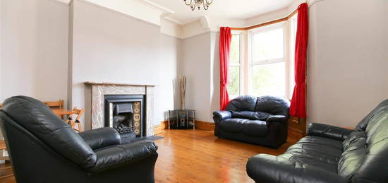 Flat to rent in Osborne Road, Jesmond, Newcastle Upon Tyne NE2