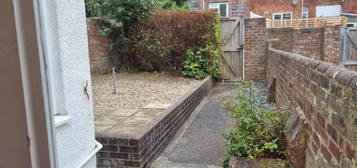 4 bed terraced house to rent