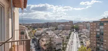 &#xC1;tico en calle del Poeta Manuel de G&#xF3;ngora, 19