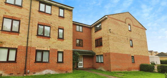 Flat to rent in Prestatyn Close, Stevenage SG1