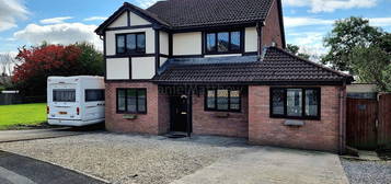 4 bed detached house for sale