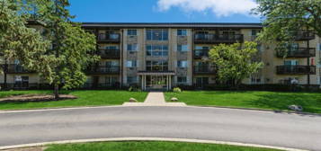 2214 S  Goebbert Rd #478, Arlington Heights, IL 60005