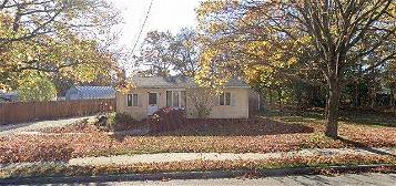 18 Wading River Rd, Center Moriches, NY 11934
