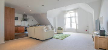 2 bed flat to rent