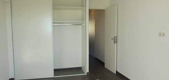 Appartement  à louer, 3 pièces, 2 chambres, 76 m²