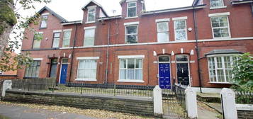 Flat to rent in Wellington Road, Bury BL9