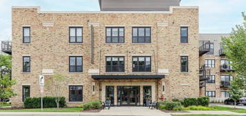 101 W Liberty St Apt 215, Barrington, IL 60010