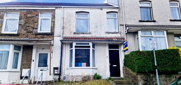 4 bed terraced house for sale