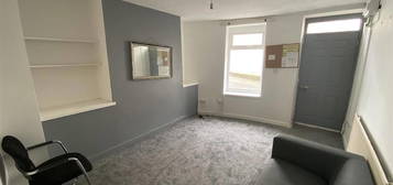 Room to rent in Park Street, Treforest, Pontypridd CF37