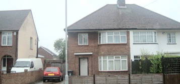 Maisonette to rent in Langley Road, Langley, Slough SL3