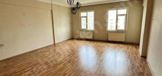 YENİŞEHİR MİLLET CADDESİDE 3+1 GENİŞ KİRALIK DAİRE