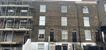 2 bed maisonette to rent