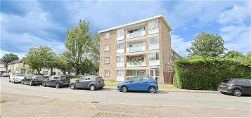 Flat for sale in Northgate House, Turners Hill, Cheshunt EN8