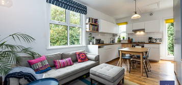 3 bed flat for sale