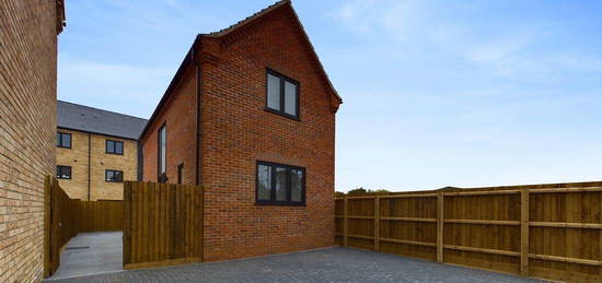 2 bed detached house to rent