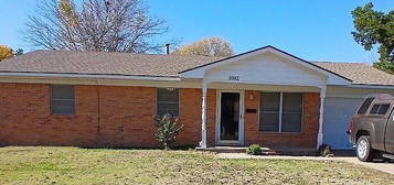 1002 Barbour Ave, Norman, OK 73069