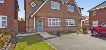 3 bed semi-detached house for sale