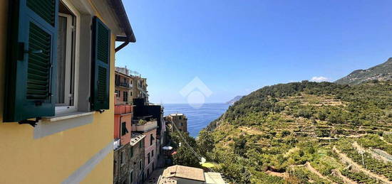 5 LOCALI A VERNAZZA