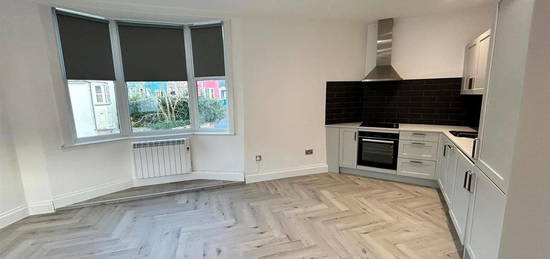 Maisonette to rent in Islingword Road, Brighton BN2