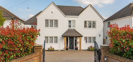 5 bed detached house for sale