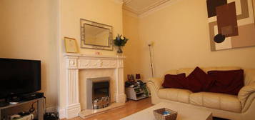 5 bedroom terraced house to rent