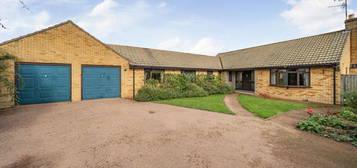 3 bed bungalow for sale