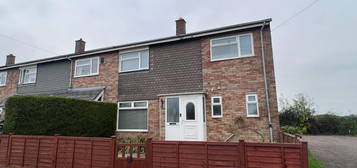 3 bedroom semi-detached house to rent