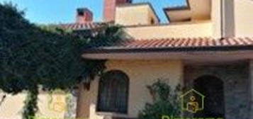 Villa all'asta in via Sottomonte, 104