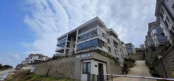 TRABZON YALINCAKTA 4+1 SATILIK DAİRE