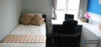 1 bedroom flat share