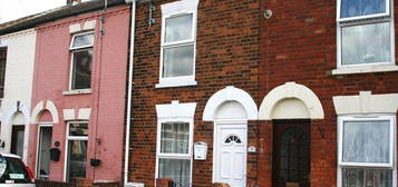 2 bed terraced house to rent