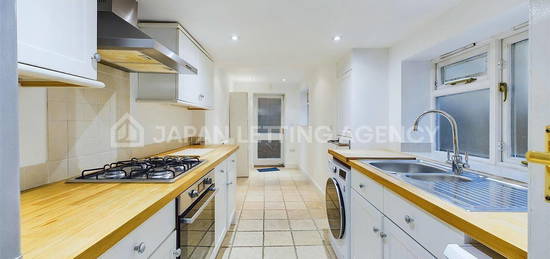 End terrace house to rent in Rock Avenue, London SW14