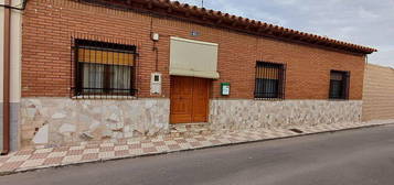 Casa en calle Nueva en Lillo