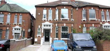 Flat to rent in Minster Road, London NW2