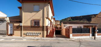 Chalet adosado en venta en calle de Ordesa