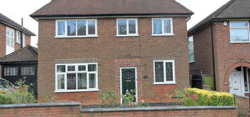 2 bed detached house for sale